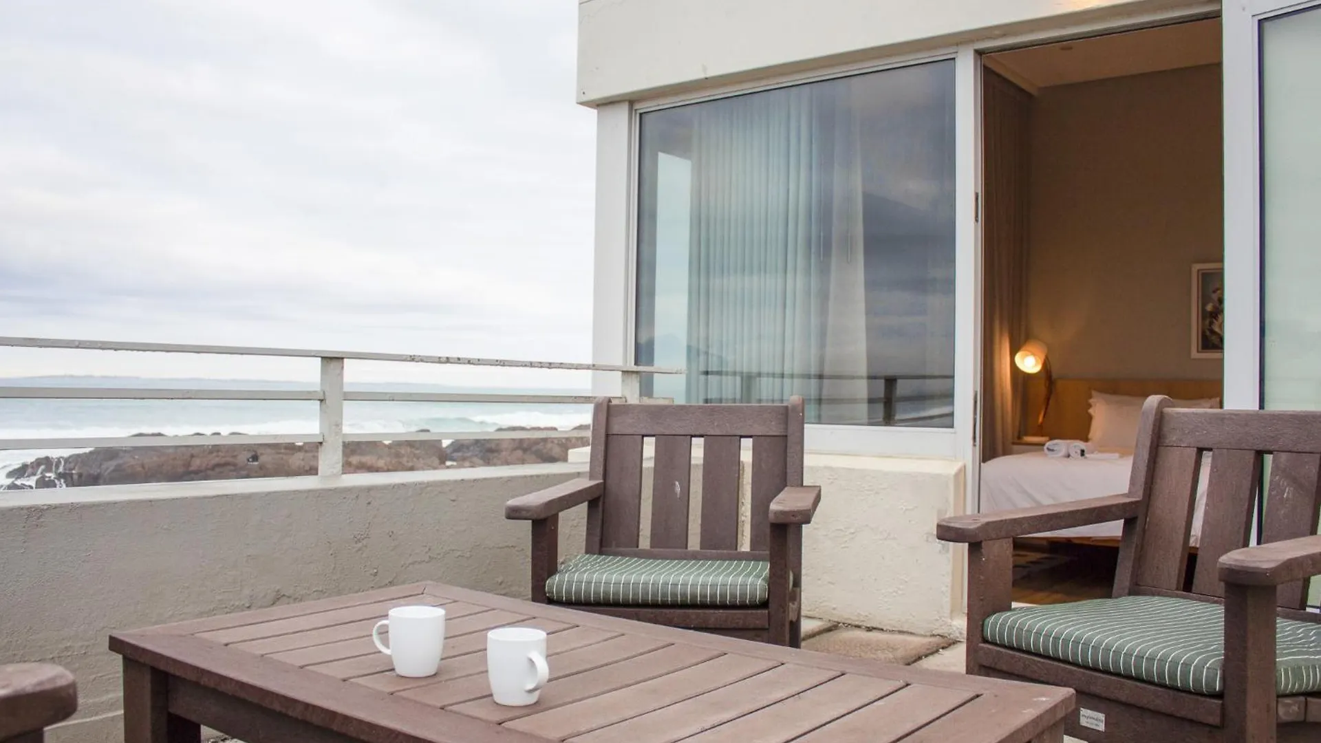 Apartment Bokkombaai Holiday home Bloubergstrand