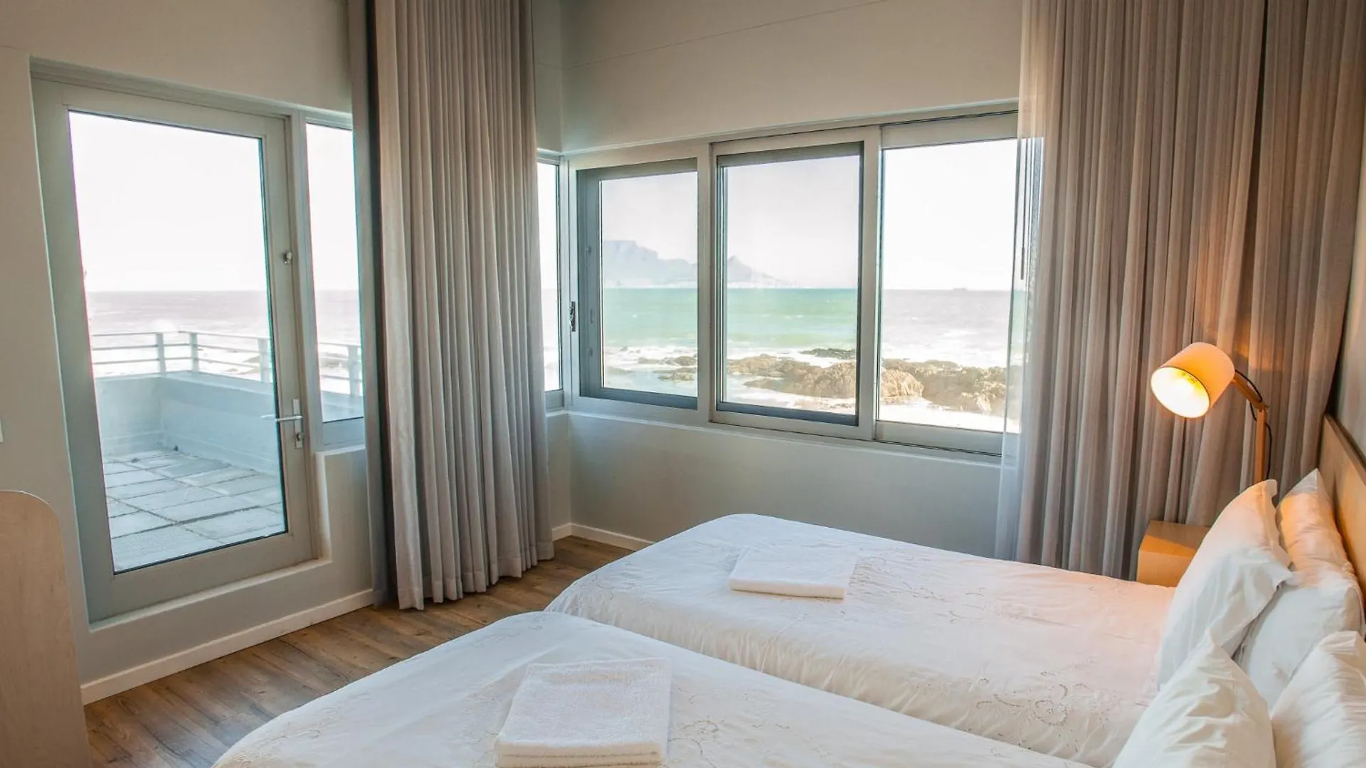 Apartment Bokkombaai Holiday home Bloubergstrand